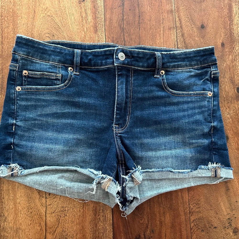 ☀️ NWOT AMERICAN EAGLE Shortie Next Level Stretch Jean Shorts